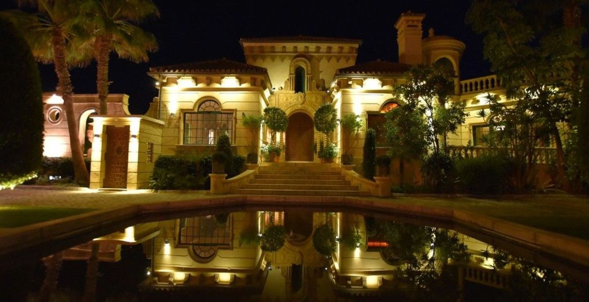 Palacete de lujo con vistas al mar 