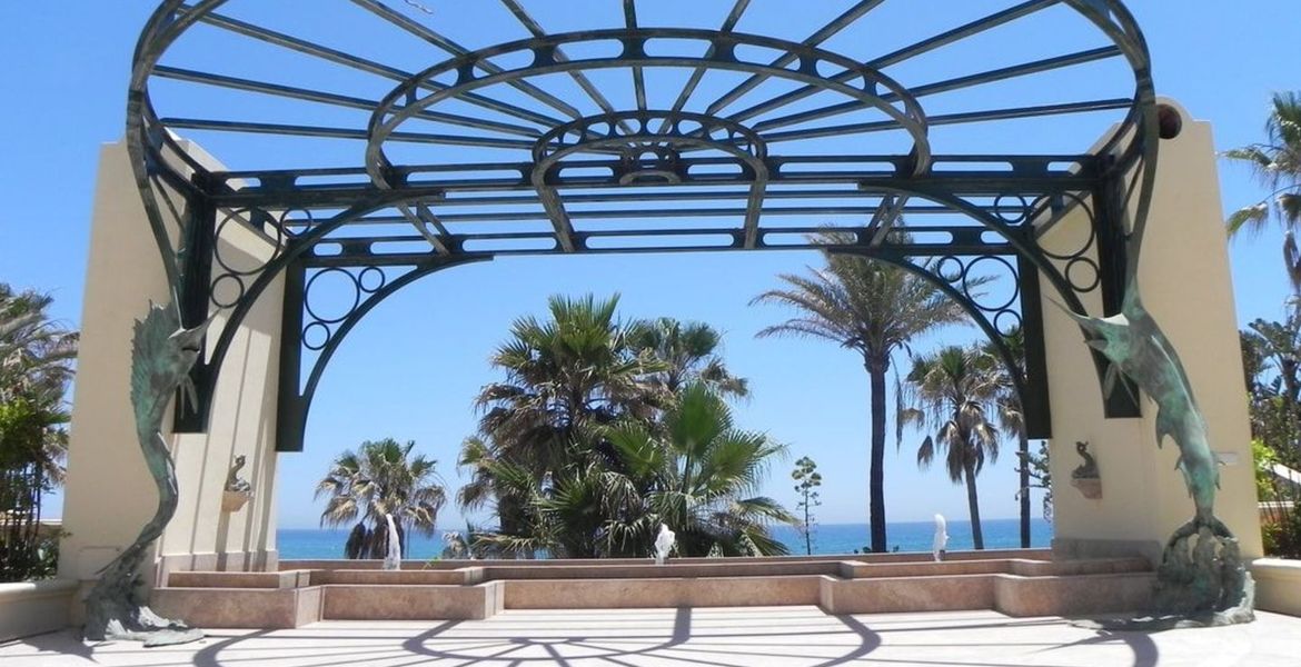 Palacete de lujo con vistas al mar 