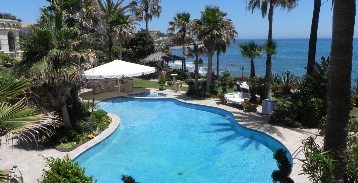 Palacete de lujo con vistas al mar 