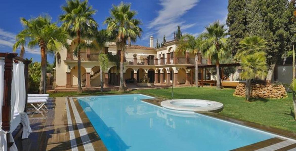 Lujo Moderno 14 Dormitorios Villa Cerca de la Playa.