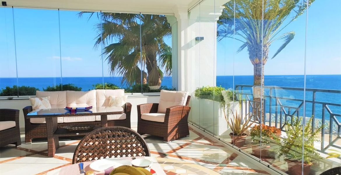 Apartamento en alquiler en Doncella Beach con vista al mar