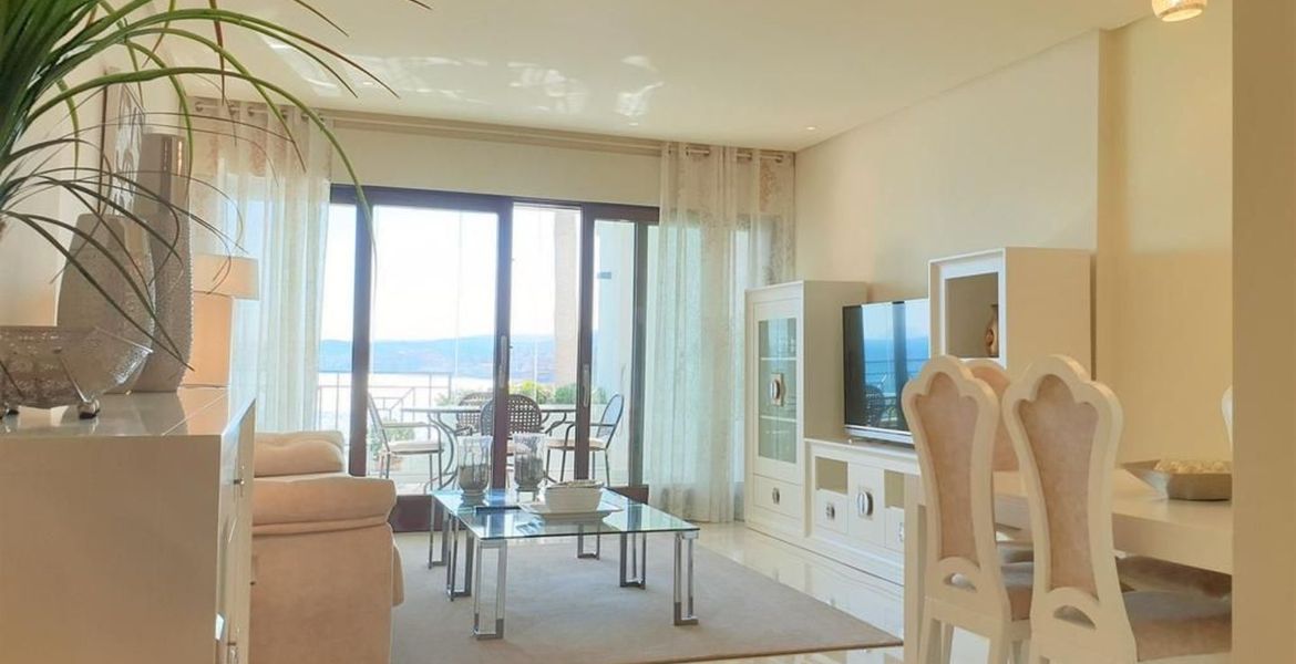 Apartamento en alquiler en Doncella Beach con vista al mar