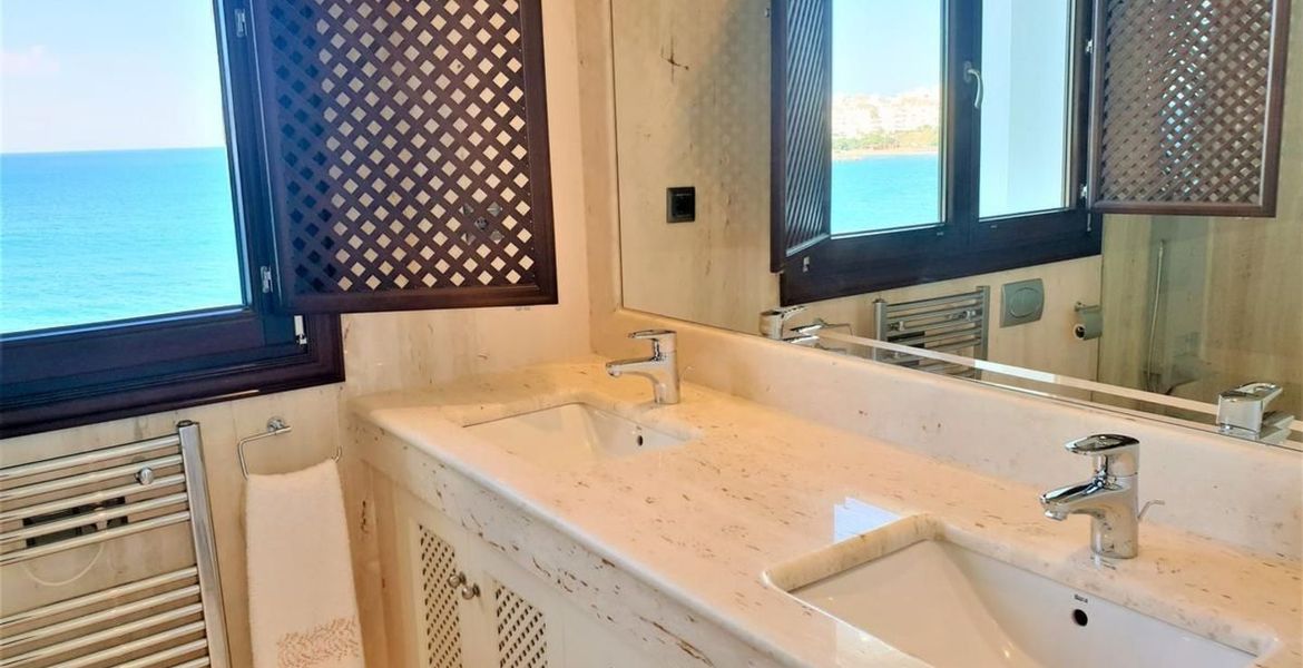 Apartamento en alquiler en Doncella Beach con vista al mar