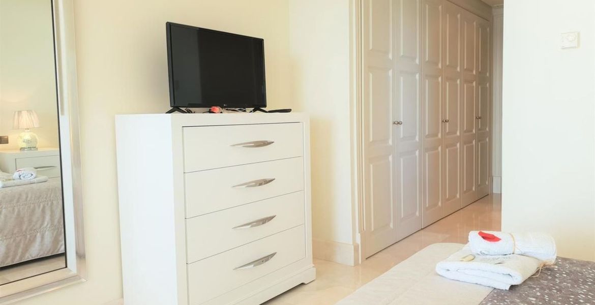 Apartamento en alquiler en Doncella Beach con vista al mar