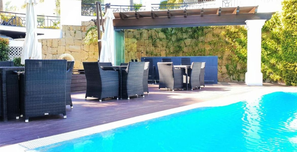Apartamento en alquiler en Doncella Beach con vista al mar