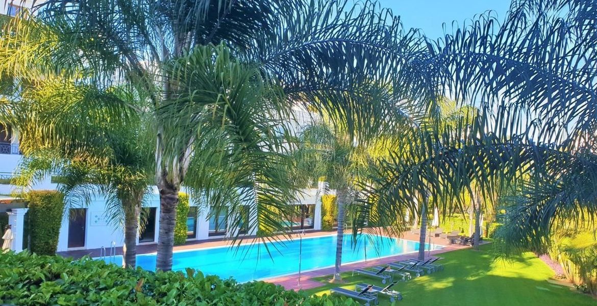 Apartamento en alquiler en Doncella Beach con vista al mar