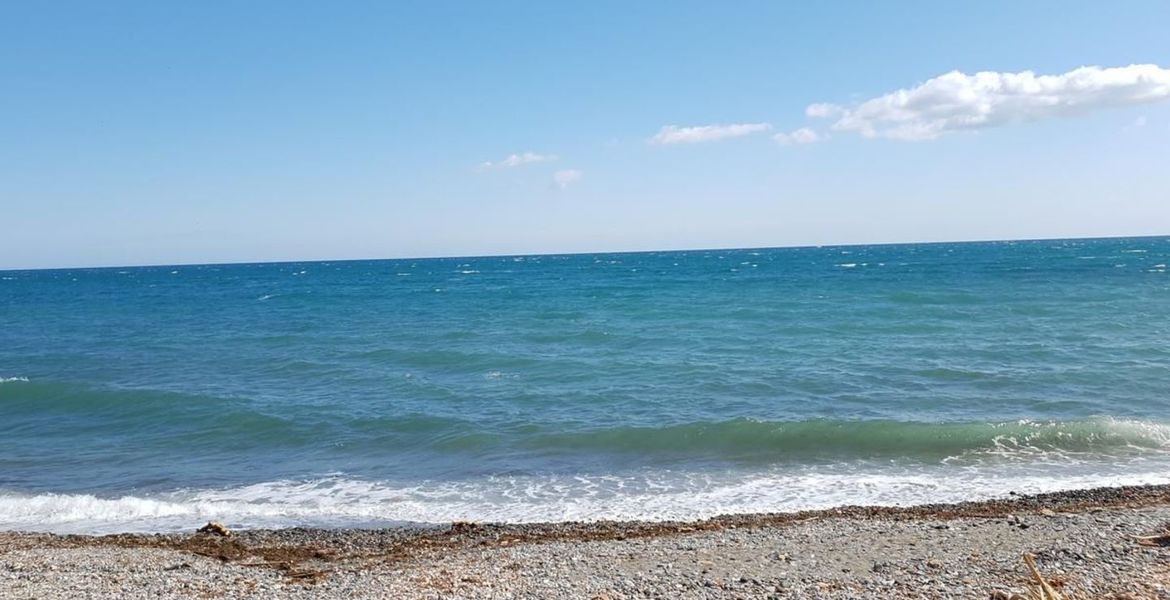 Apartamento en alquiler en Doncella Beach con vista al mar