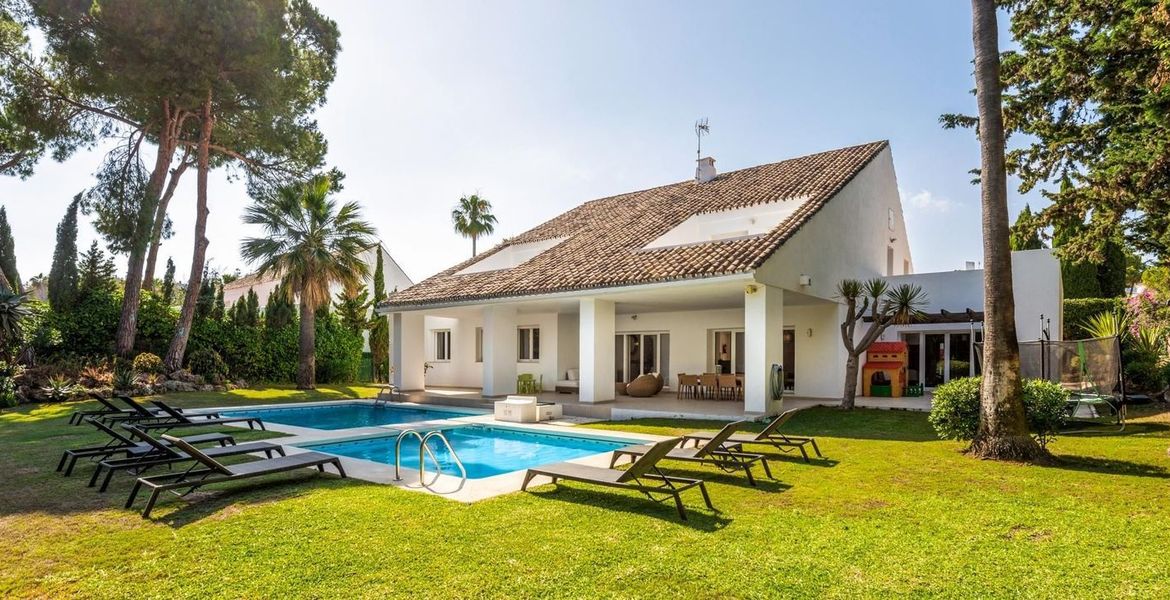 Preciosa villa en alquiler Marbella lado mar