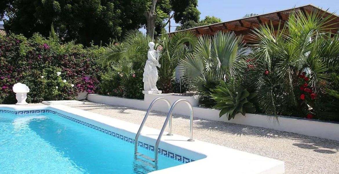 Hermosa villa en Nueva Andalucia