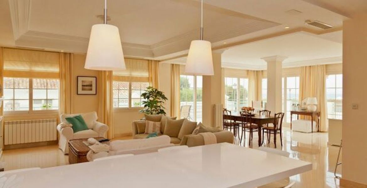 Villa en Nueva Andalucia