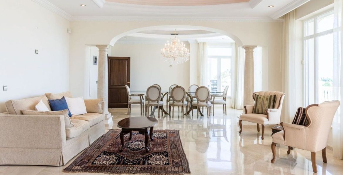 Villa en alquiler en Benahavis