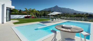 Villa de lujo con vistas al golf y al mar