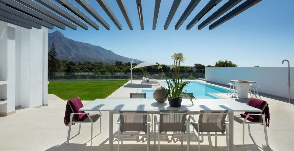 Villa de lujo con vistas al golf y al mar