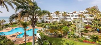 Apartamento en primera linea de playa cerca de Laguna Banus