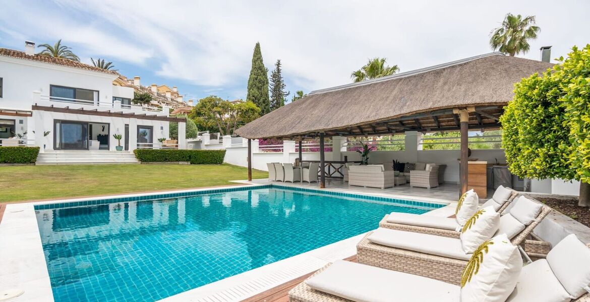 Вилла Nueva Andalucia в Марбелье 400 м2 построена 