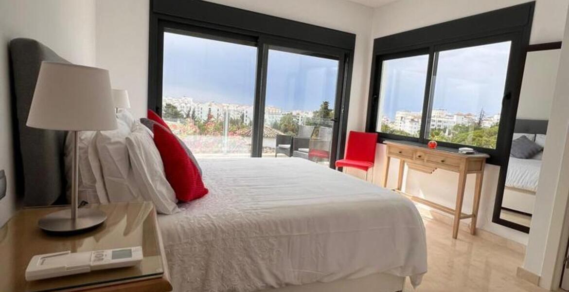 Villa en MARBELLA con 4 habitaciones y 4 salas de baño. 