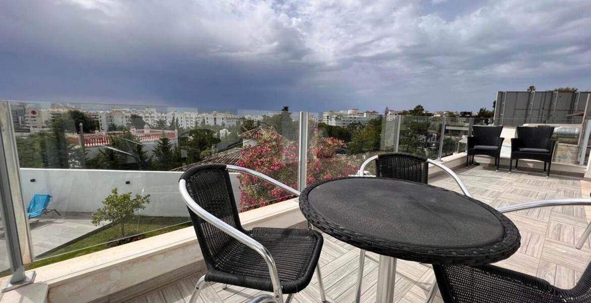 Villa en MARBELLA con 4 habitaciones y 4 salas de baño. 