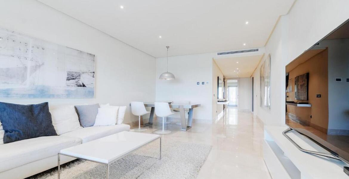 Apartamento de lujo en Doncella Beach, Estepona con 2 dormit