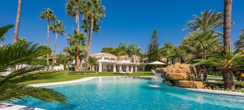 Villa de lujo frente al mar Los Monteros, Marbella