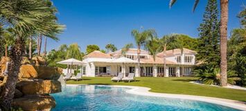 Villa de lujo frente al mar Los Monteros, Marbella
