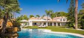 Villa de lujo frente al mar Los Monteros, Marbella