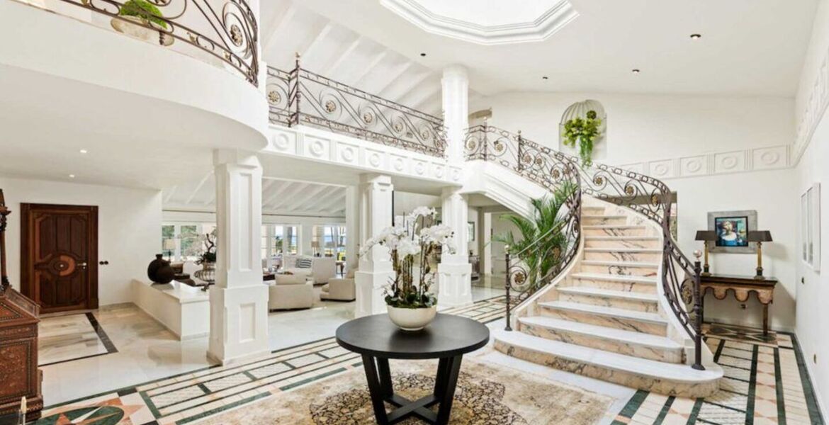 Villa de lujo frente al mar Los Monteros, Marbella