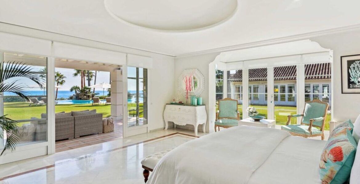 Villa de lujo frente al mar Los Monteros, Marbella