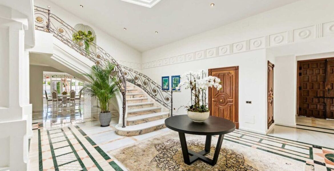 Villa de lujo frente al mar Los Monteros, Marbella