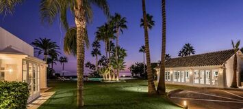 Villa de lujo frente al mar Los Monteros, Marbella