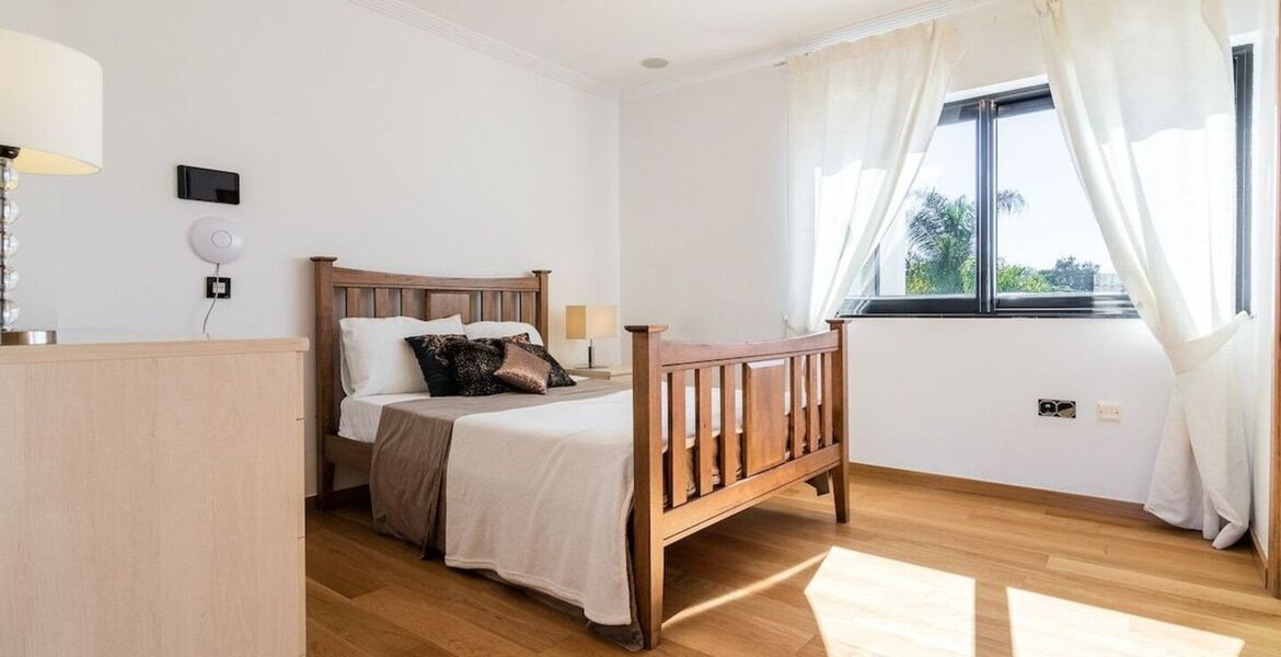 Villa en alquiler en Marbella Cabopino