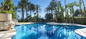 Apartamento junto a la playa con vistas al mar