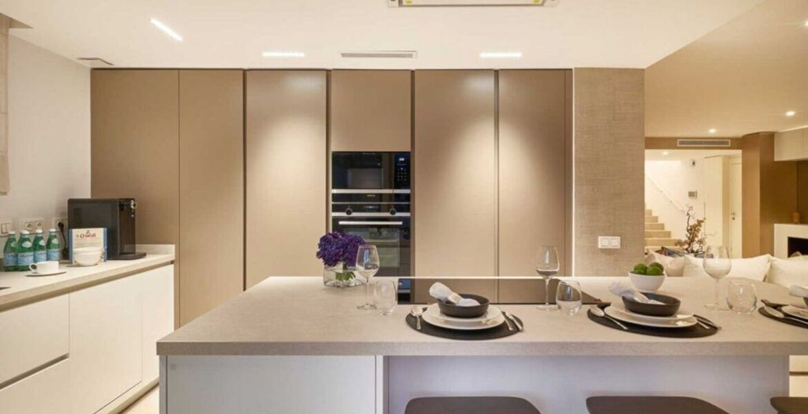 Apartamento dúplex en alquiler en Milla de Oro