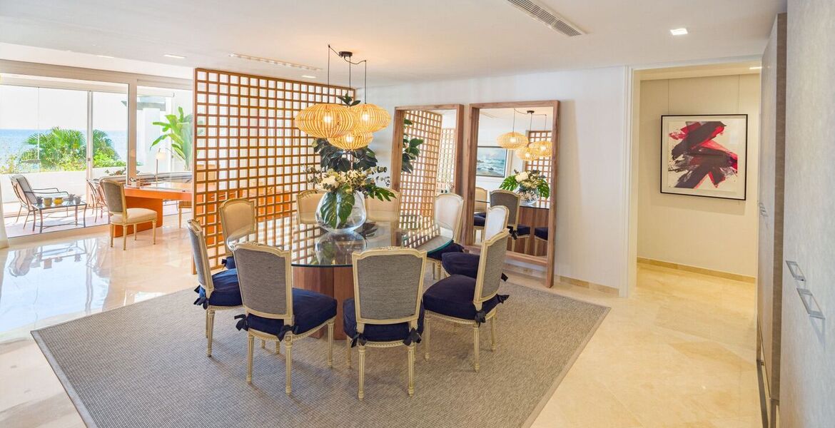 Apartamento en primera linea de playa cerca de Laguna Banus