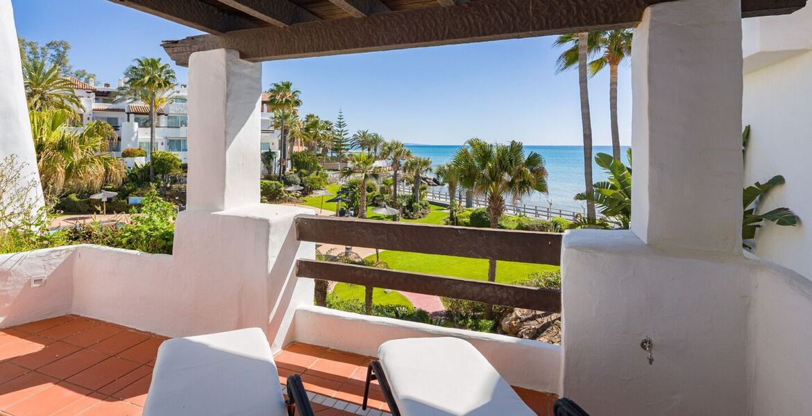 Apartamento en primera linea de playa cerca de Laguna Banus
