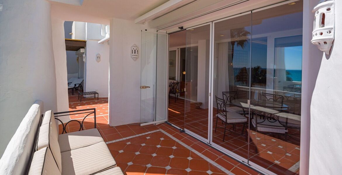 Apartamento en primera linea de playa cerca de Laguna Banus