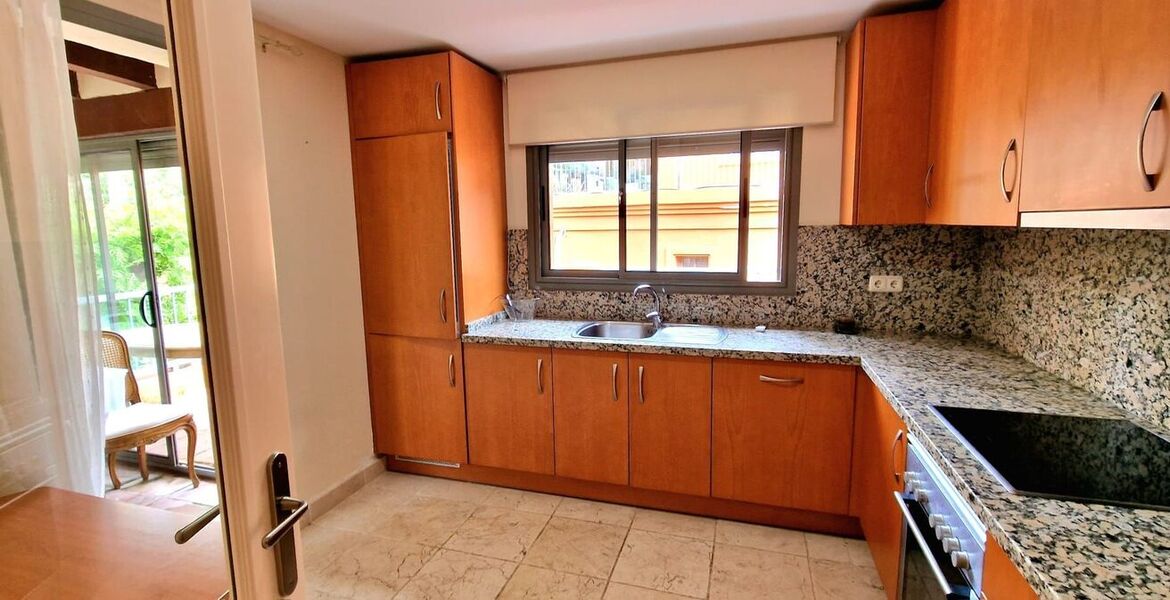 Apartment for rent in Benatalaya Estepona