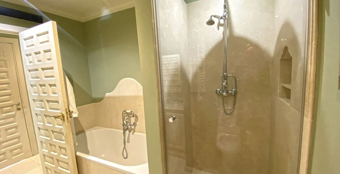 Suite Privada de tres Dormitorios en el Hotel Puente Romano