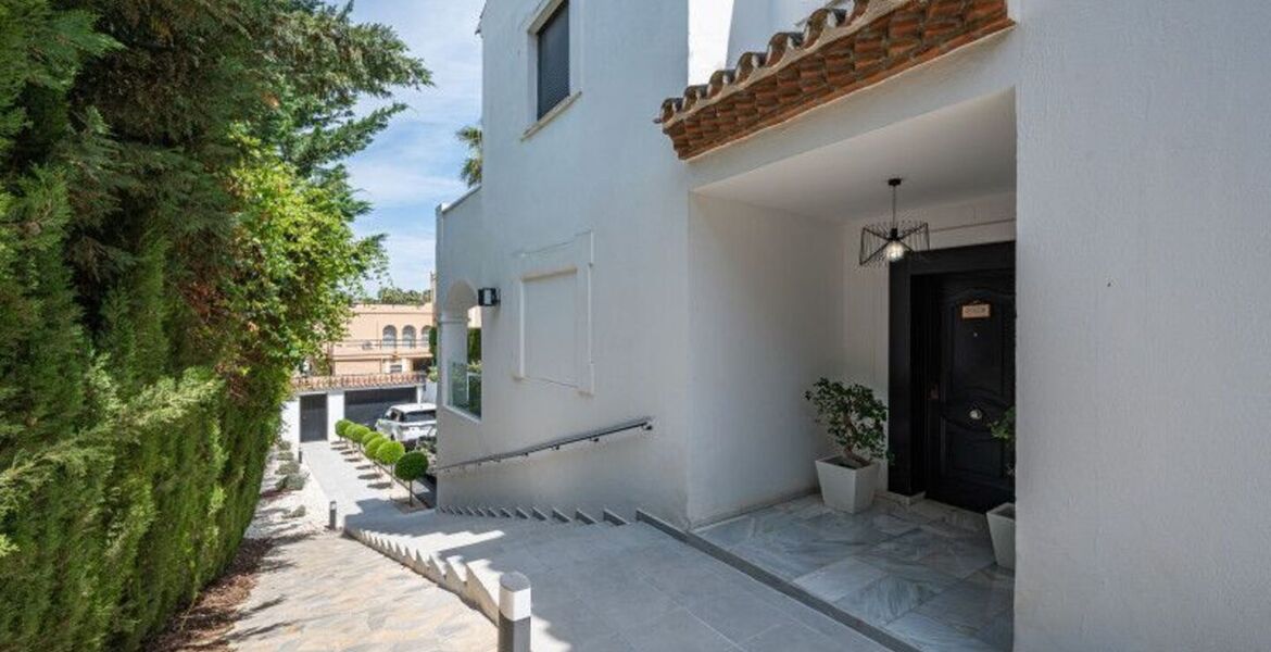 Villa for rent in Nueva Andalucia