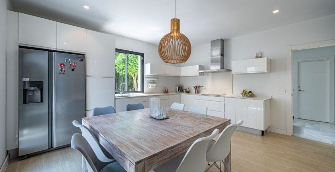 Villa for rent in Nueva Andalucia