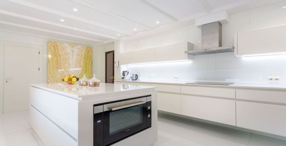 Villa en alquiler en Rio Real Marbella
