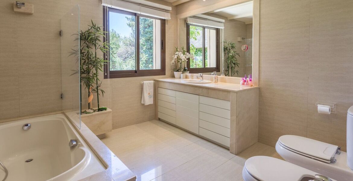Villa en alquiler en Rio Real Marbella