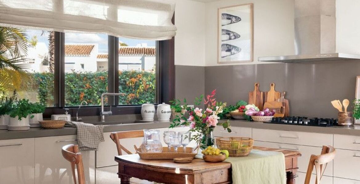 Villa for rent in Nueva Andalucia