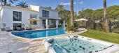Villa de lujo en Nueva Andalucía con piscina climatizada