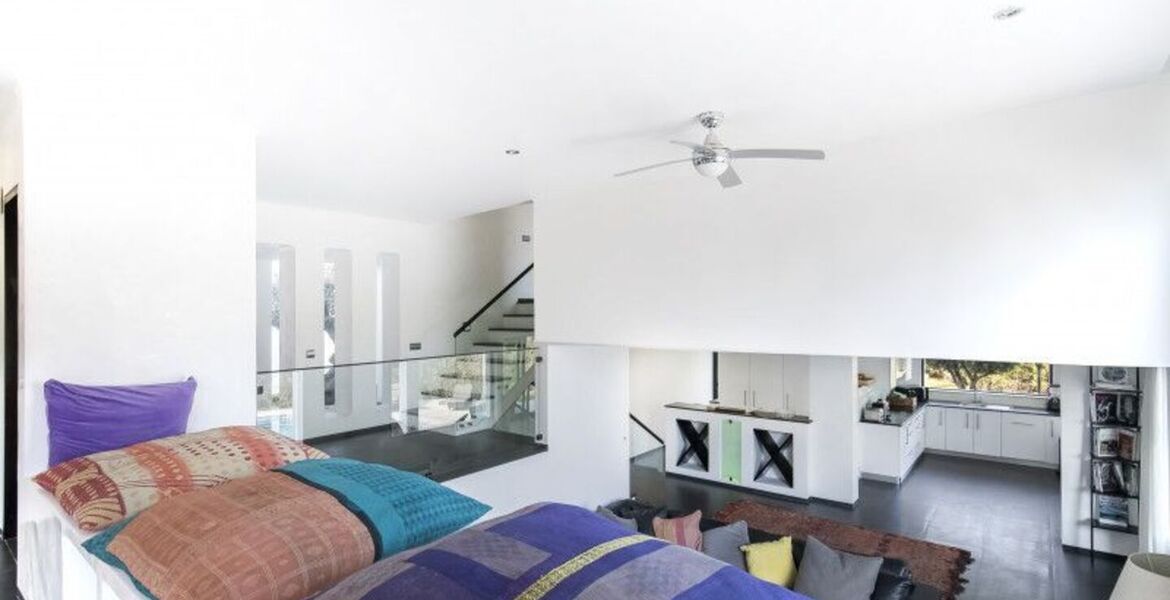 Villa de lujo en Nueva Andalucía con piscina climatizada