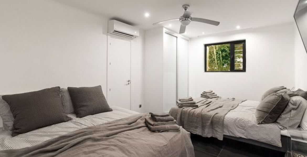 Villa de lujo en Nueva Andalucía con piscina climatizada