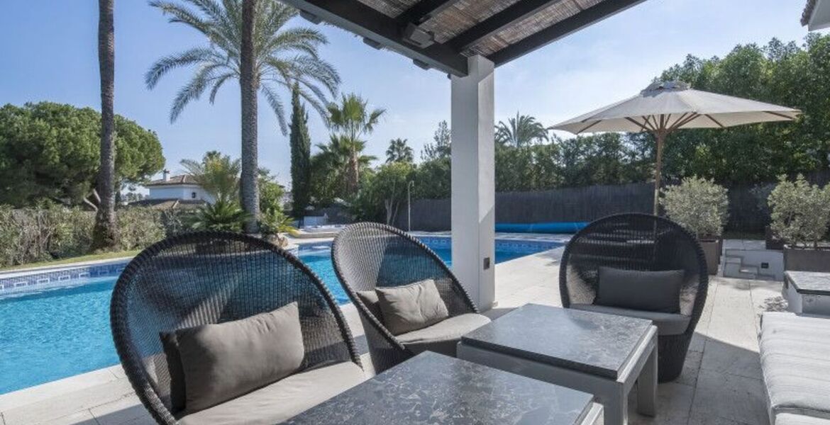 Villa de lujo en Nueva Andalucía con piscina climatizada
