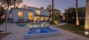 Villa de lujo en Nueva Andalucía con piscina climatizada