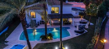 Villa de lujo en Nueva Andalucía con piscina climatizada