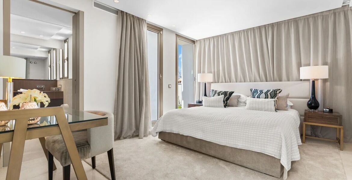 Villa de lujo en la Milla de Oro de Marbella con piscina