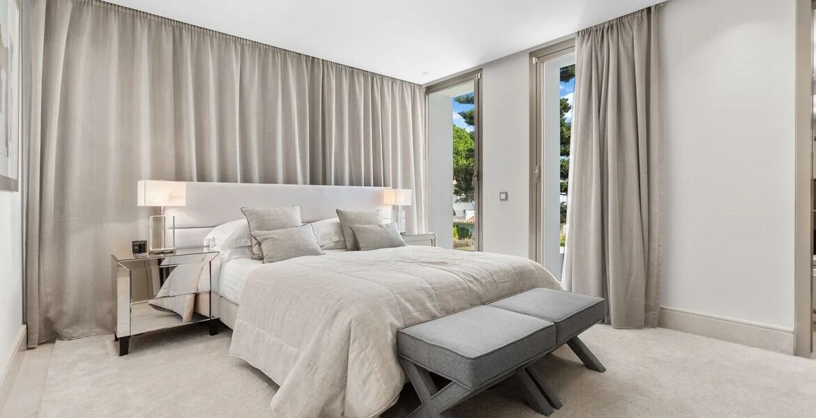 Villa de lujo en la Milla de Oro de Marbella con piscina